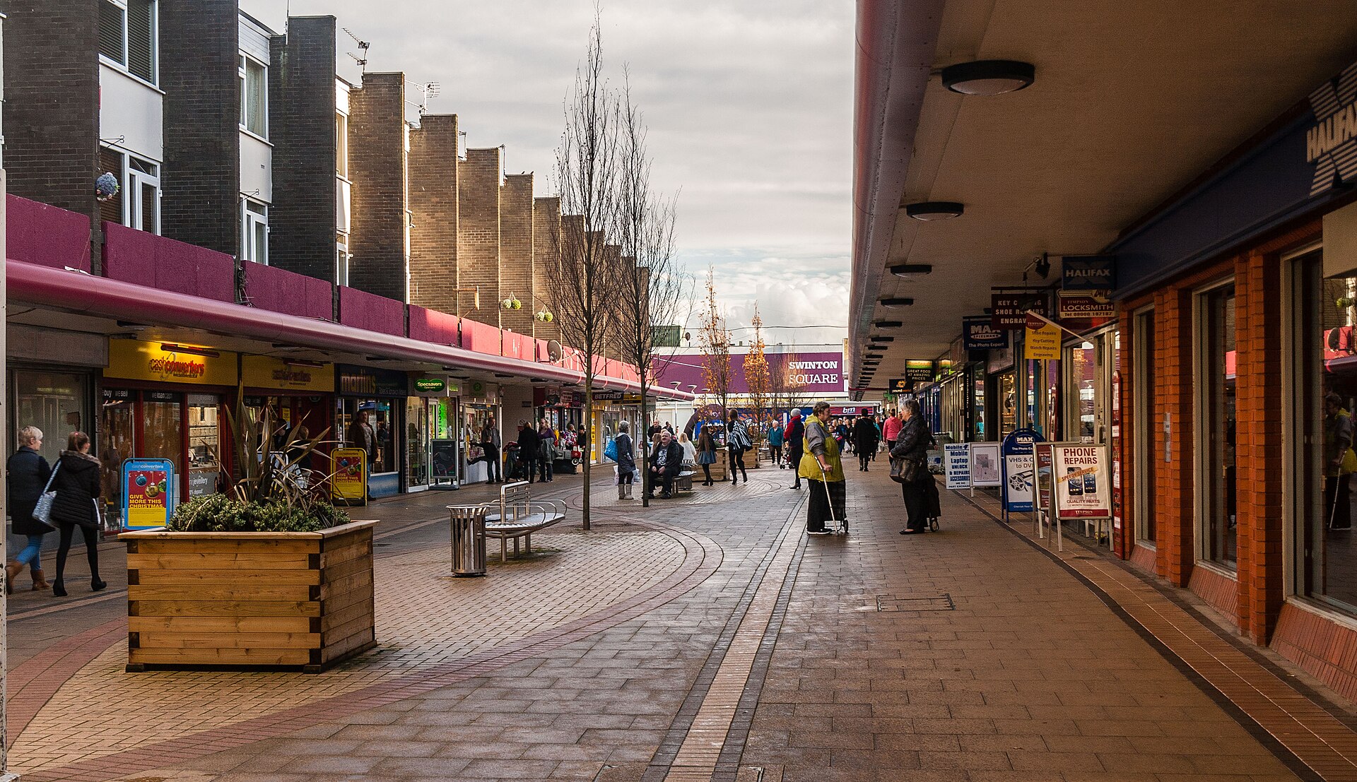 Swinton Square (geograph 4254209)